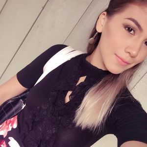 Meet your Posher, Selena